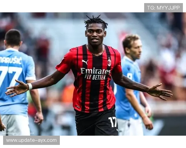 AC米兰莱奥外围远射抽中死角