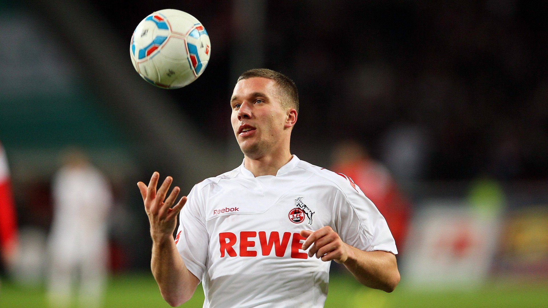 五大联赛揭幕周末 传统豪门齐获开门红 新帅们暂获喘息空间